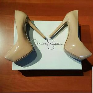 Nude Jessica Simpson Pumps
